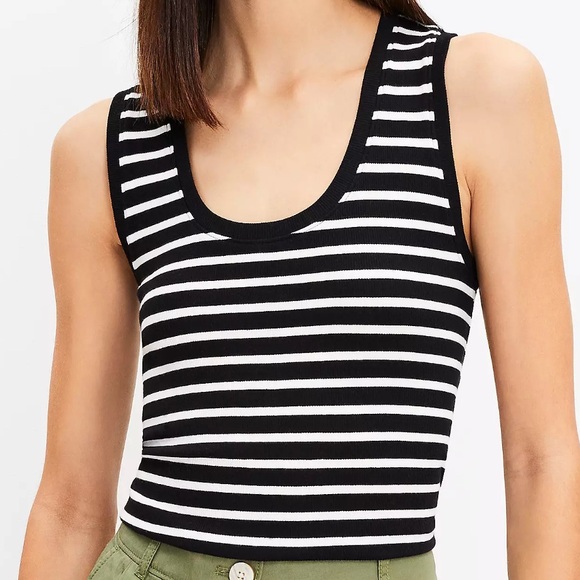 LOFT Tops - NWT Loft the perfect tan top.